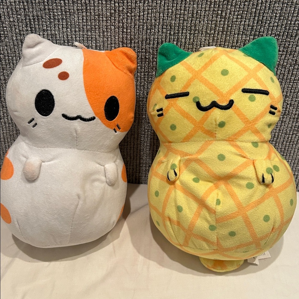 🐾 KleptoCats Plush Lot – 2 Collectibles (9”) 🐾